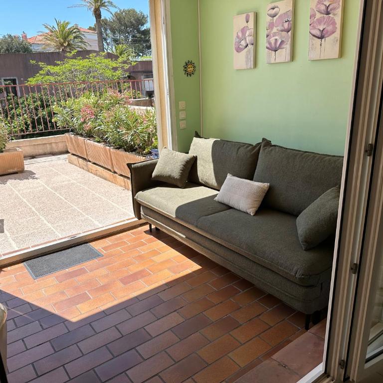 Au bord de la mer - Two-Bedroom Apartment - 14