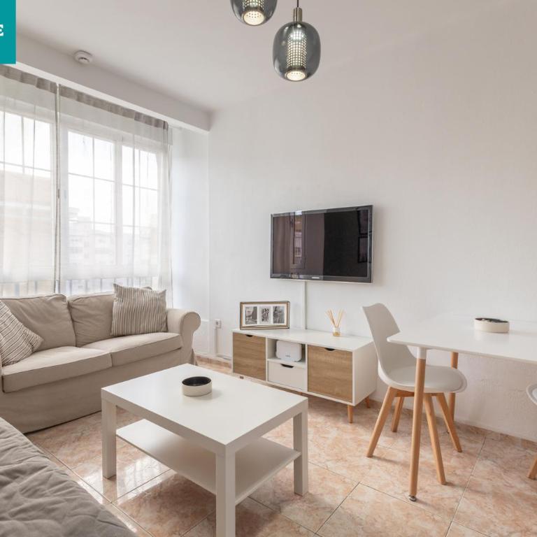 180Home GLAMUROSO APARTAMENTO EN TRIANA - Three-Bedroom Apartment - 10