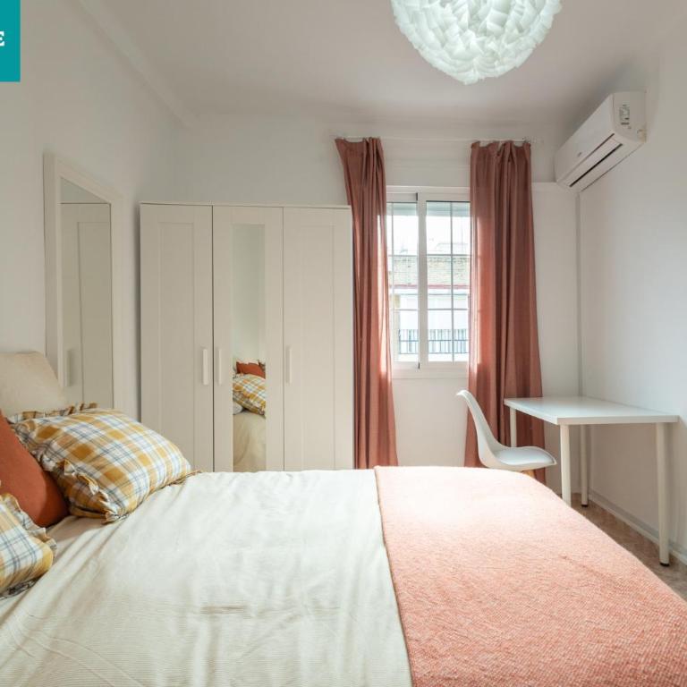 180Home GLAMUROSO APARTAMENTO EN TRIANA - Three-Bedroom Apartment - 36