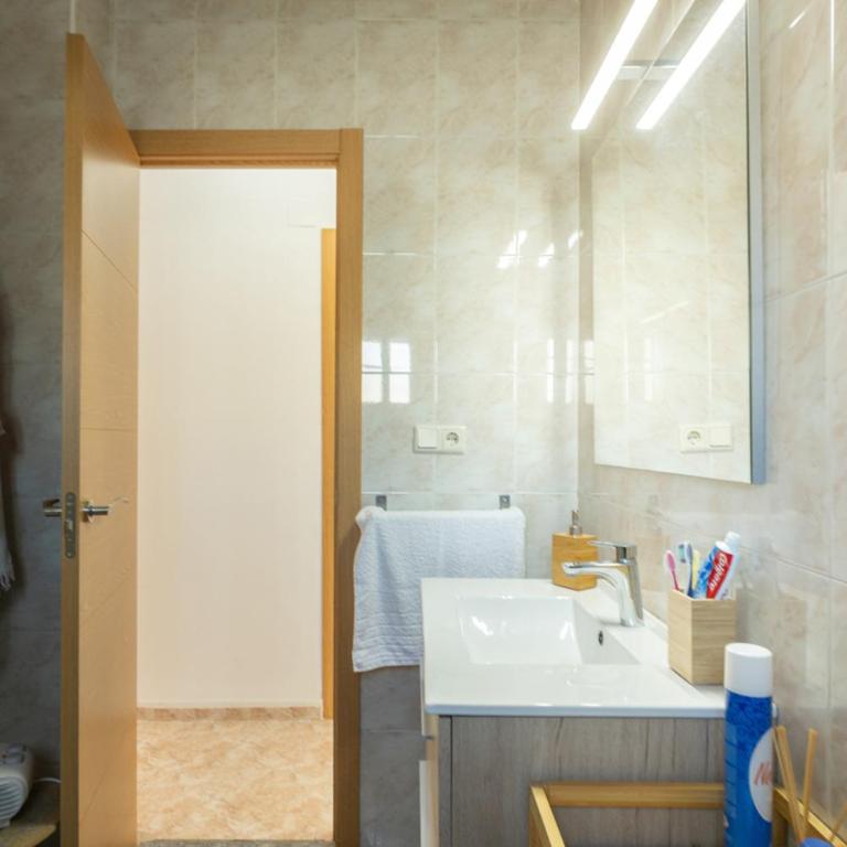 180Home GLAMUROSO APARTAMENTO EN TRIANA - Three-Bedroom Apartment - 43