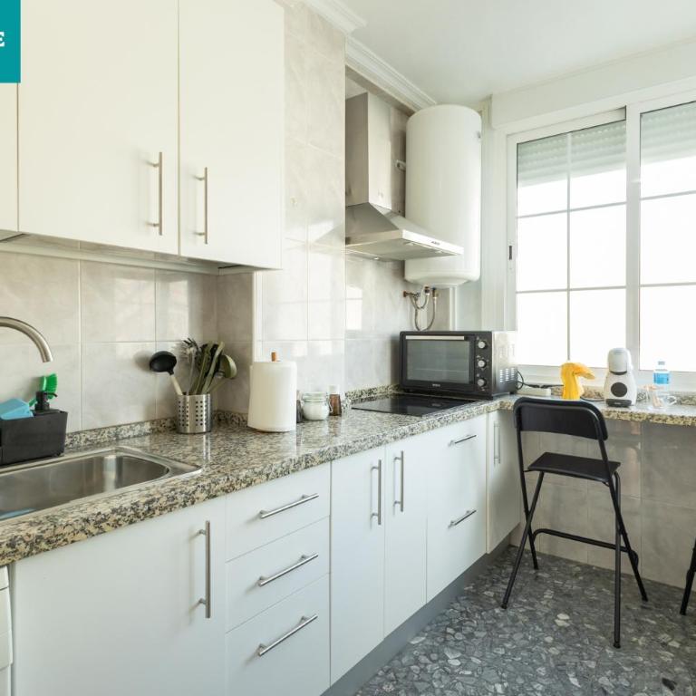 180Home GLAMUROSO APARTAMENTO EN TRIANA - Three-Bedroom Apartment - 48