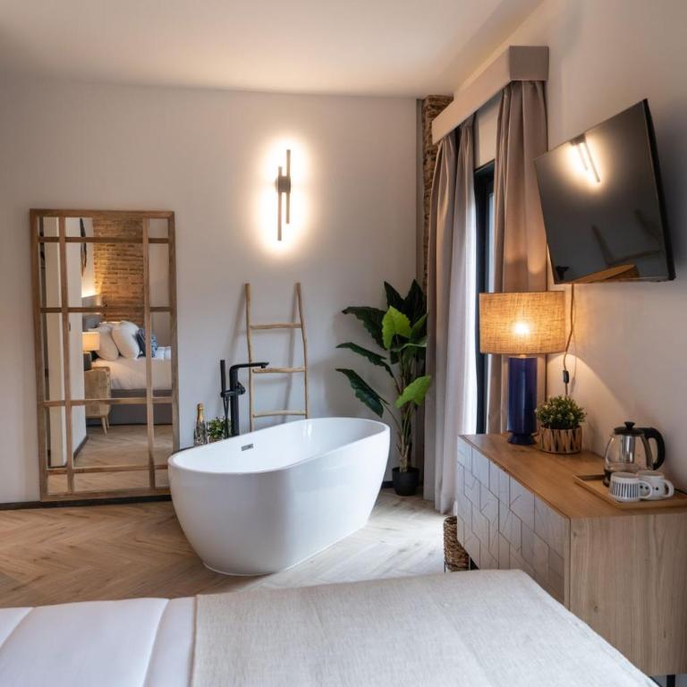 Las Amiras Homes Collection Adults Recommend - Deluxe Double Room with Bath - 14
