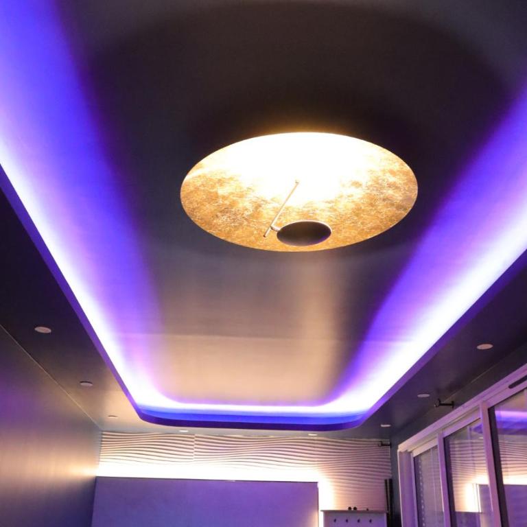 Suite climatisée Jacuzzi privatif Li Li et Rose - Chambre Lit King-Size avec Baignoire Spa - 9