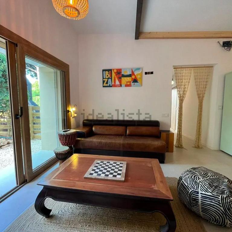 Stylish & idyllic Finca with private garden 5 min walking from South Beach Barcelona in Gava Mar - One-Bedroom House - 11
