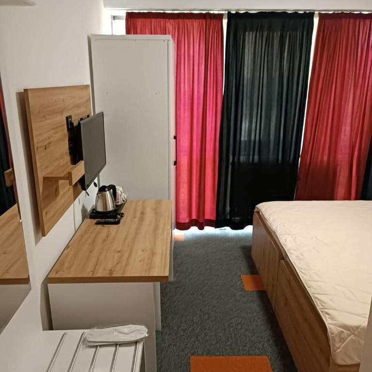 Hotel Brkić Sarajevo Airport - Free Parking - Standardna Soba sa King-sajz Krevetom - 14