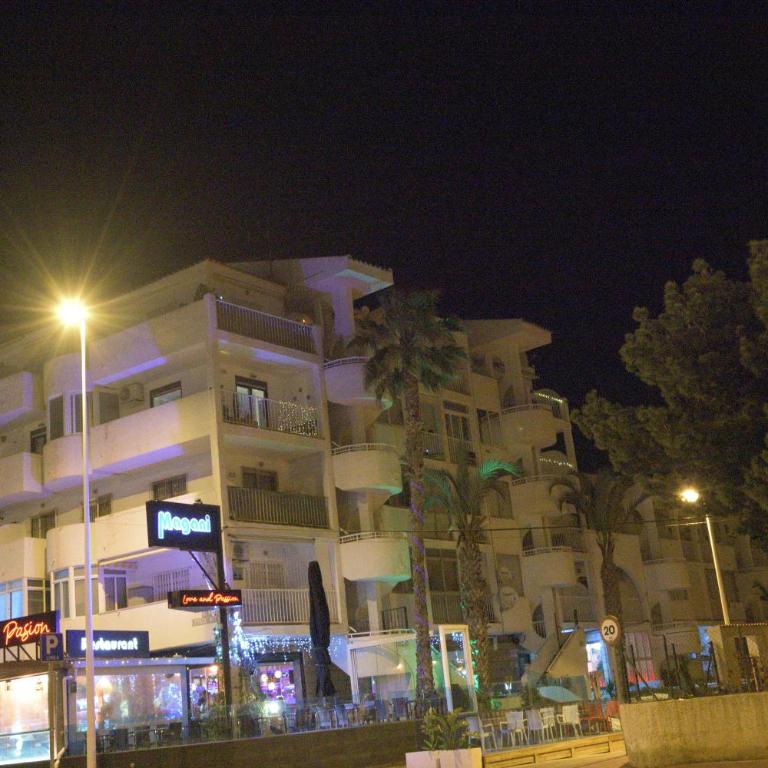 Casa Amor - Two-Bedroom Apartment - 64