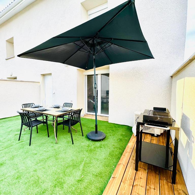 Le Cèdre Enchanté - Maison avec 2 chambres pour 6 personnes climatisée, avec terrasse et BBQ - Maison 2 Chambres - 17
