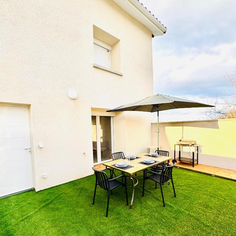 Le Cèdre Enchanté - Maison avec 2 chambres pour 6 personnes climatisée, avec terrasse et BBQ - Maison 2 Chambres - 18
