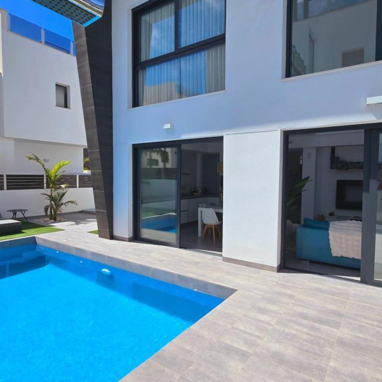 Villa Las Iguanas - Villa with Private Pool - 7