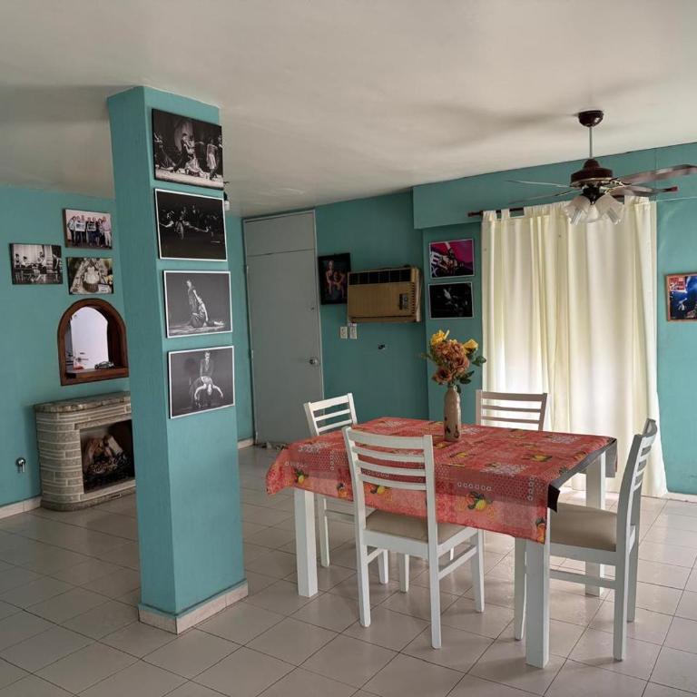 Departamento para 3 personas cerca del Estadio Único Madre de Ciudades, Terminal de Ómnibus, Hospital Independencia, Facultad de Medicina, Centro y Sanatorio Alberdi - Apartamento de 2 dormitorios - 1