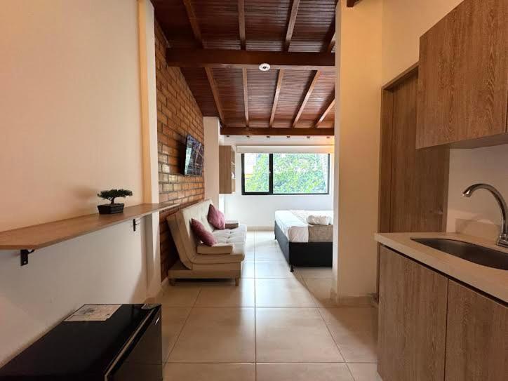 TheLuxe Boutique la 70 Medellin - Estudio Deluxe con cama grande - 3