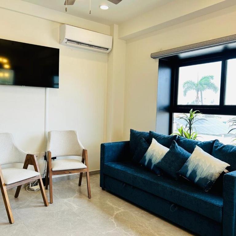 Beautiful 50 steps from the beach Torre Q - Three-Bedroom Apartment - 1