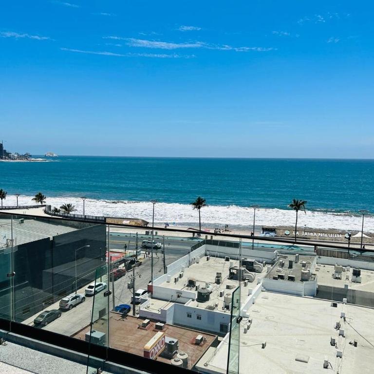 Beautiful 50 steps from the beach Torre Q - Three-Bedroom Apartment - 10