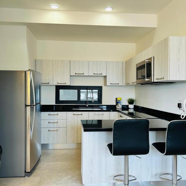 Beautiful 50 steps from the beach Torre Q - Three-Bedroom Apartment - 11