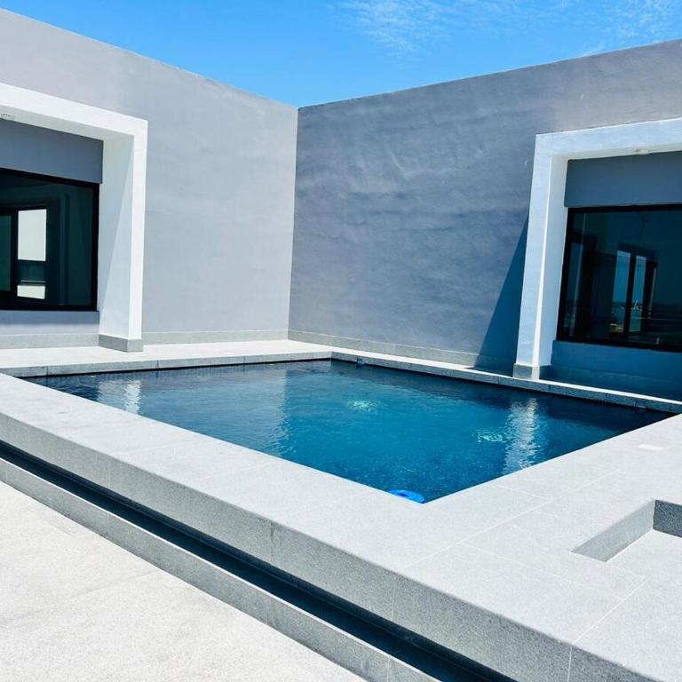 Beautiful 50 steps from the beach Torre Q - Three-Bedroom Apartment - 14