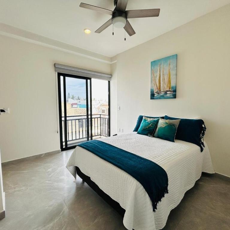 Beautiful 50 steps from the beach Torre Q - Three-Bedroom Apartment - 15