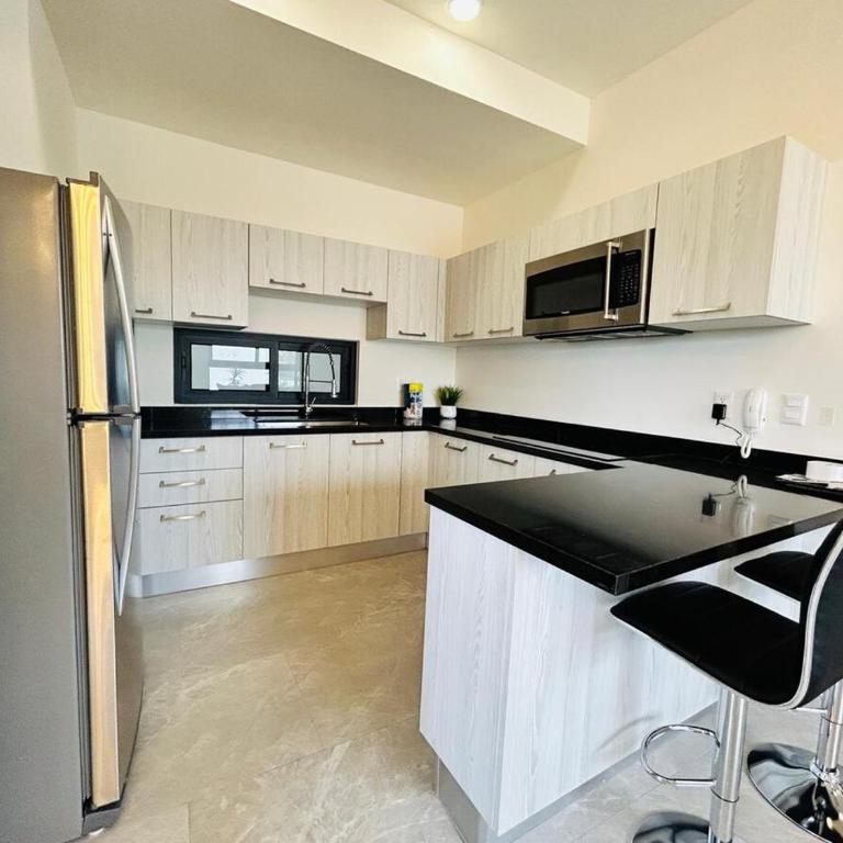 Beautiful 50 steps from the beach Torre Q - Three-Bedroom Apartment - 19