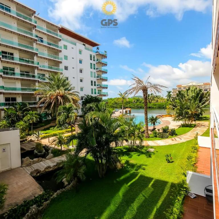 View of the pool and facing the marina - 2009G - Two-Bedroom Apartment - 52