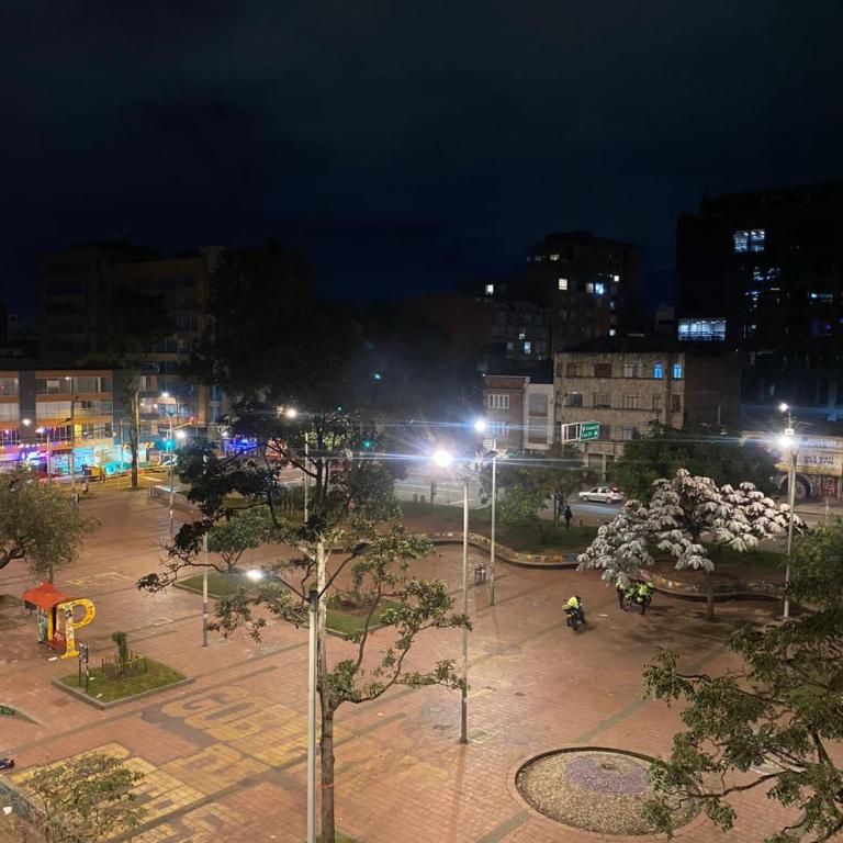 Balcón Iluminación ventilación en Chapinero - Apartamento con vistas al parque - 11
