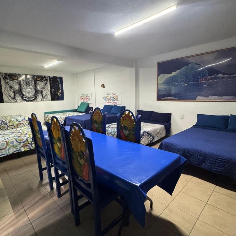 México Lindo - Family Room - 5