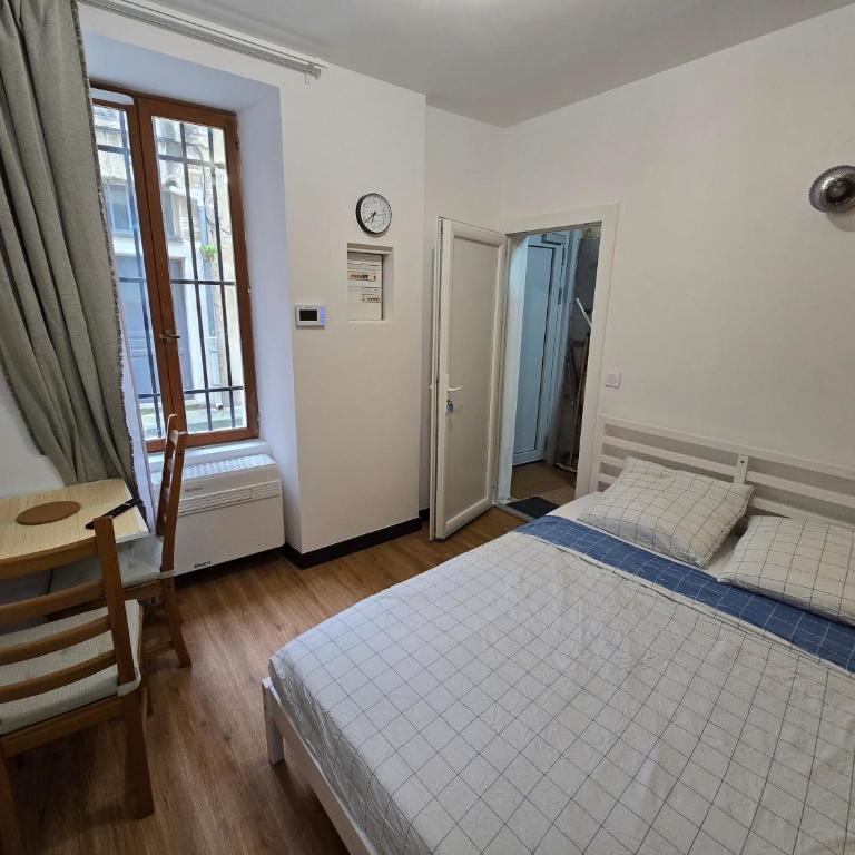 E0 - Beau studio en intramuros, rénové climatisé - Studio - 1
