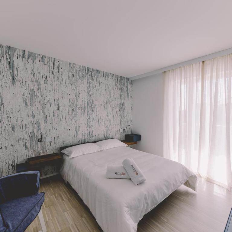 Suite 10 Home Design & Spa - Suite con 1 Camera da Letto e Balcone - 5