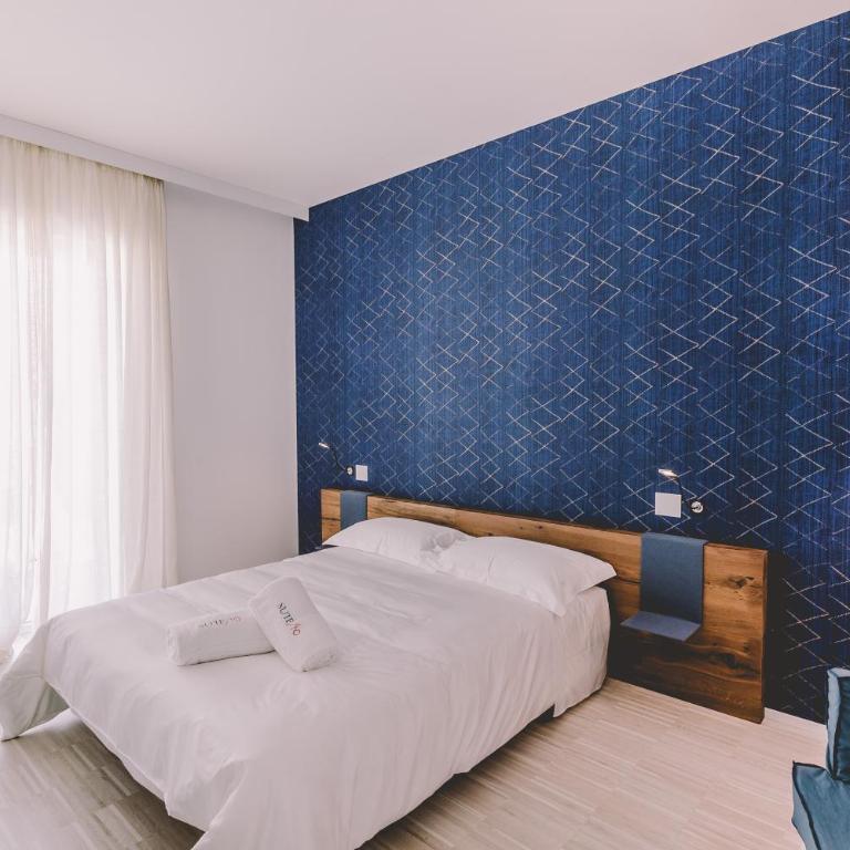 Suite 10 Home Design & Spa - Suite con 1 Camera da Letto e Balcone - 8