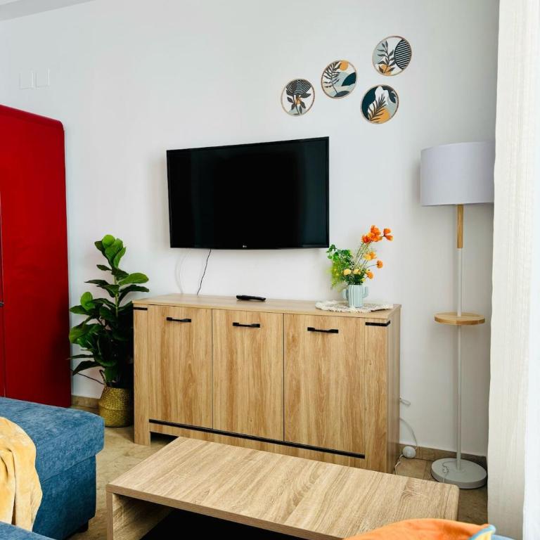 ABAT 3 Cool & Wide Duplex Next to the Cathedral - One-Bedroom Apartment - 10
