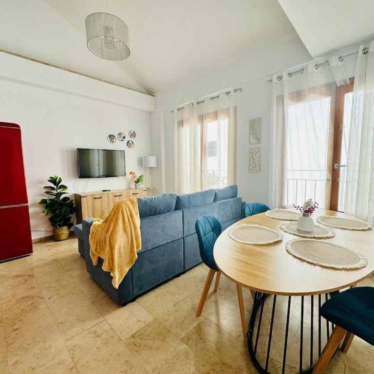 ABAT 3 Cool & Wide Duplex Next to the Cathedral - One-Bedroom Apartment - 21