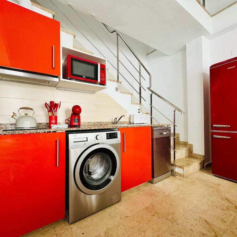 ABAT 3 Cool & Wide Duplex Next to the Cathedral - One-Bedroom Apartment - 22