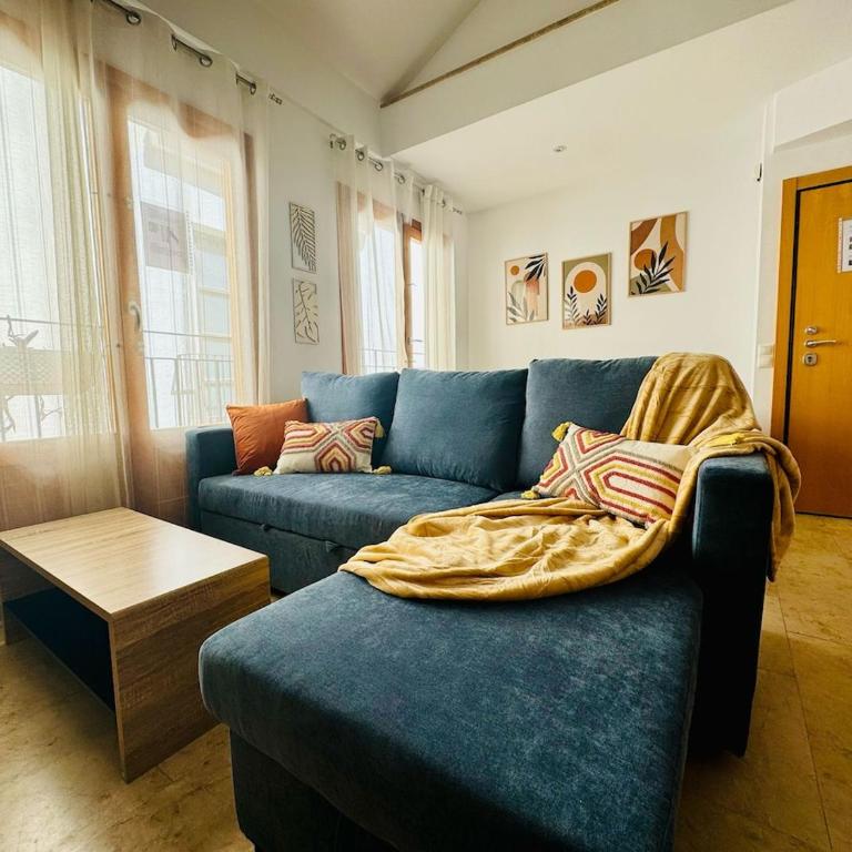 ABAT 3 Cool & Wide Duplex Next to the Cathedral - One-Bedroom Apartment - 49