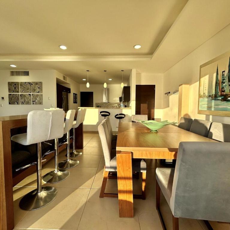 Depa con espectacular vista al mar a pie de playa Torre perla 1102 - Three-Bedroom Apartment - 5