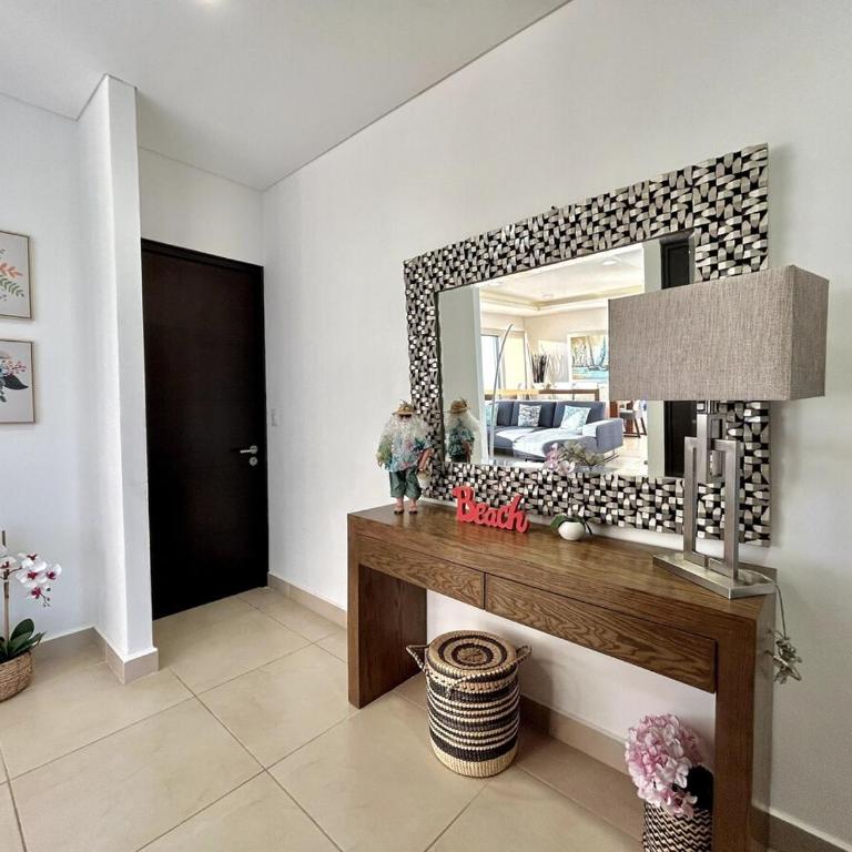 Depa con espectacular vista al mar a pie de playa Torre perla 1102 - Three-Bedroom Apartment - 26
