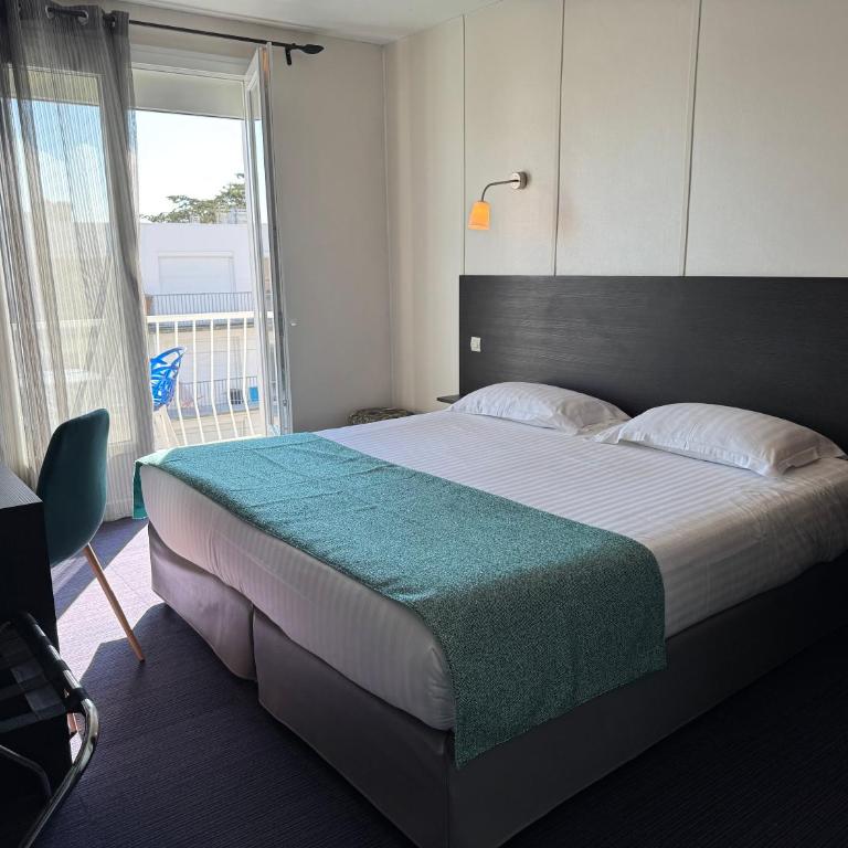 Hôtel Calme Des Pins & Spa - Chambre Double avec Lit King-Size et Balcon - 3