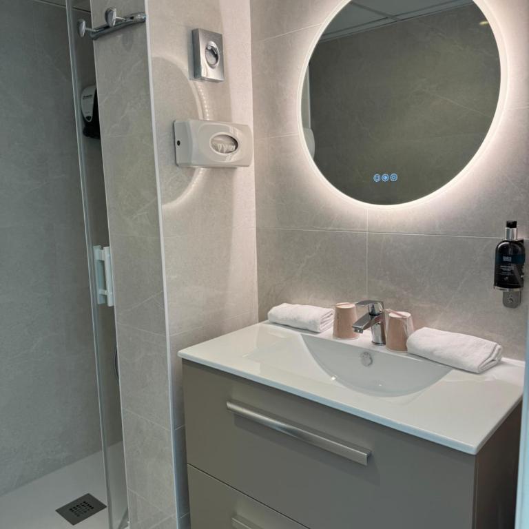 Hôtel Calme Des Pins & Spa - Chambre Double avec Lit King-Size et Balcon - 7