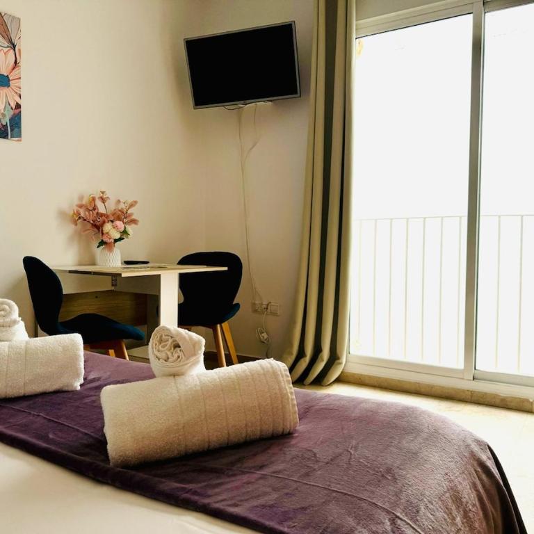 ABAT 4 Cool & Wide Studio in the Historic Center - One-Bedroom Apartment - 7