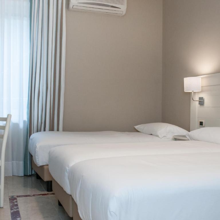Astoria Hotel - Camera Tripla - 6