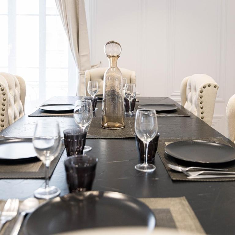 " Speakeasy - Expérience Exclusive à Cannes" Elegance & Billiards & Fitness - Deluxe Apartment mit 3 Schlafzimmern - 10
