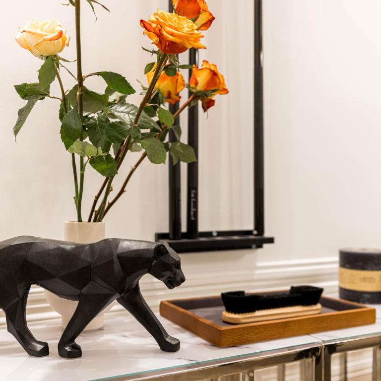 " Speakeasy - Expérience Exclusive à Cannes" Elegance & Billiards & Fitness - Deluxe Apartment mit 3 Schlafzimmern - 12
