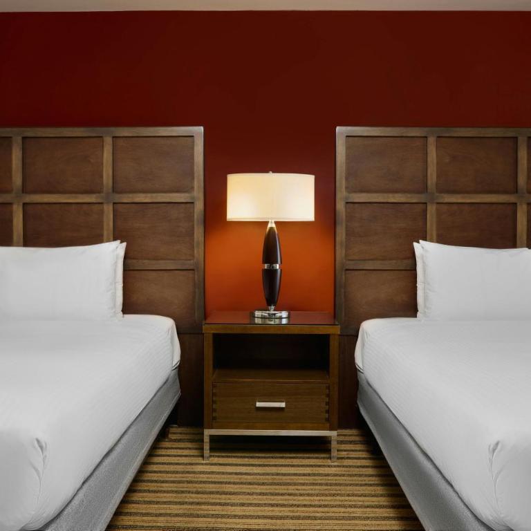 Renaissance Caracas La Castellana Hotel - Guest Room with Two Double Beds - 9