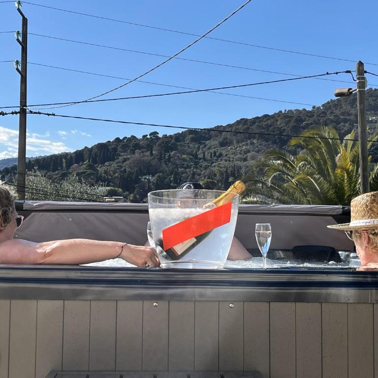 Villa au calme à Grasse avec piscine et spa privée - Villa 3 Chambres - 20