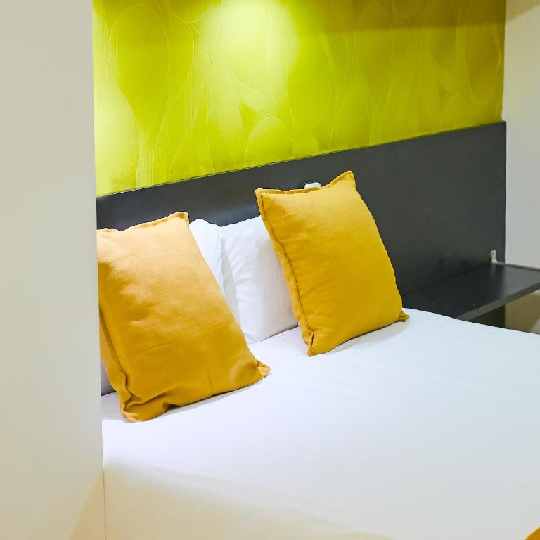 Sun & Moon Hostel - Economy Quadruple Room - 4