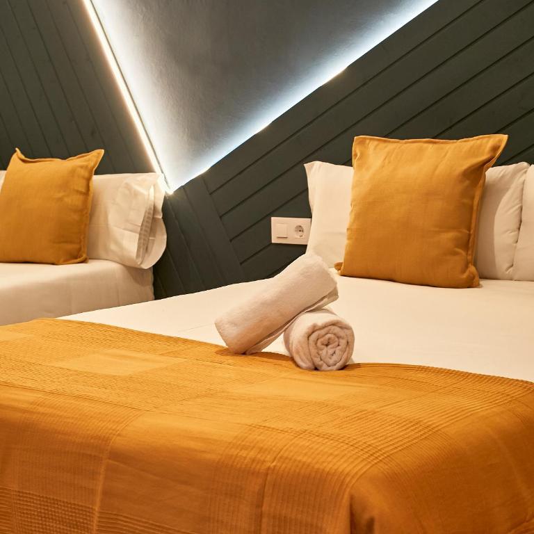 Sun & Moon Hostel - Economy Quadruple Room - 10