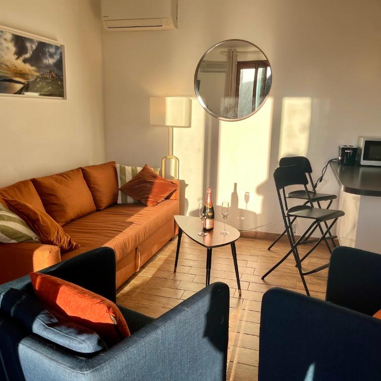 Appartement Eze Village proche Monaco fabuleuse vue mer et vieux village - Appartement 2 Chambres - 14
