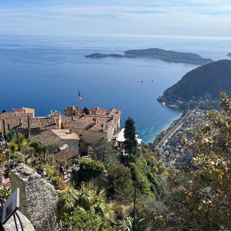 Appartement Eze Village proche Monaco fabuleuse vue mer et vieux village - Appartement 2 Chambres - 23