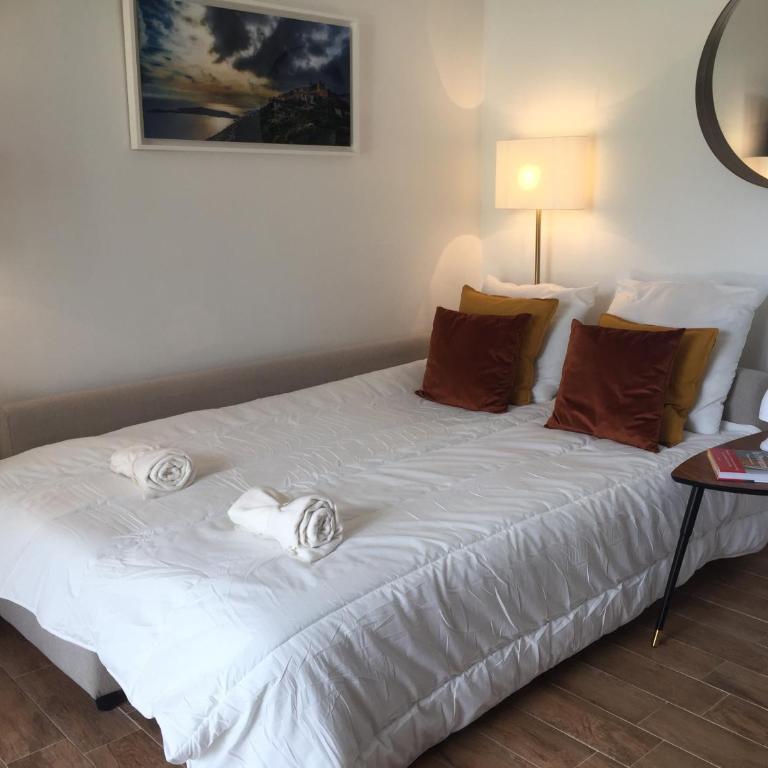 Appartement Eze Village proche Monaco fabuleuse vue mer et vieux village - Appartement 2 Chambres - 29
