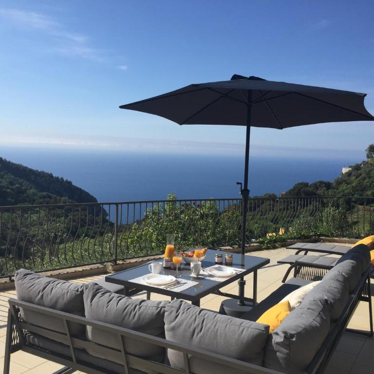Appartement Eze Village proche Monaco fabuleuse vue mer et vieux village - Appartement 2 Chambres - 1