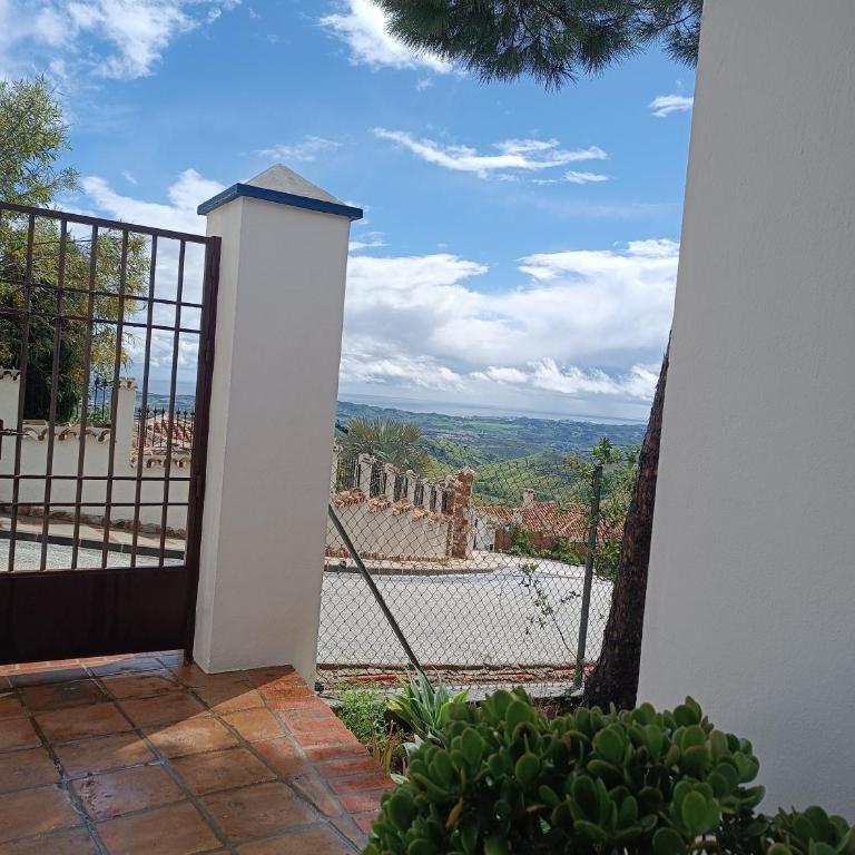 LUMINIAN Big Modern Villa with outstanding views sea & countryside - Villa - 75