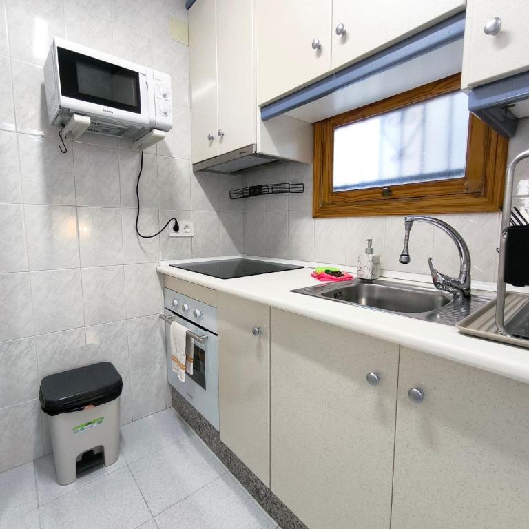 Modern Duplex Two Streets from La Mata Beach - Bungalow - 9