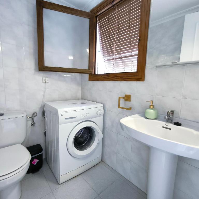Modern Duplex Two Streets from La Mata Beach - Bungalow - 15